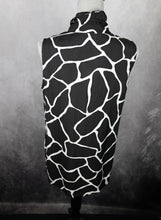 Load image into Gallery viewer, Giraffe Print Top