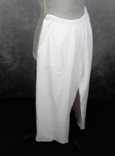 Load image into Gallery viewer, Double Layer Gauze Capri Pant