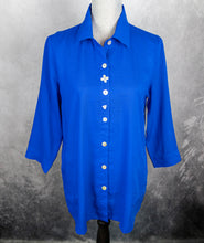 Load image into Gallery viewer, Flower Button Blouse