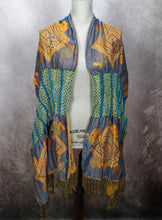 Load image into Gallery viewer, Ruched Pashmina